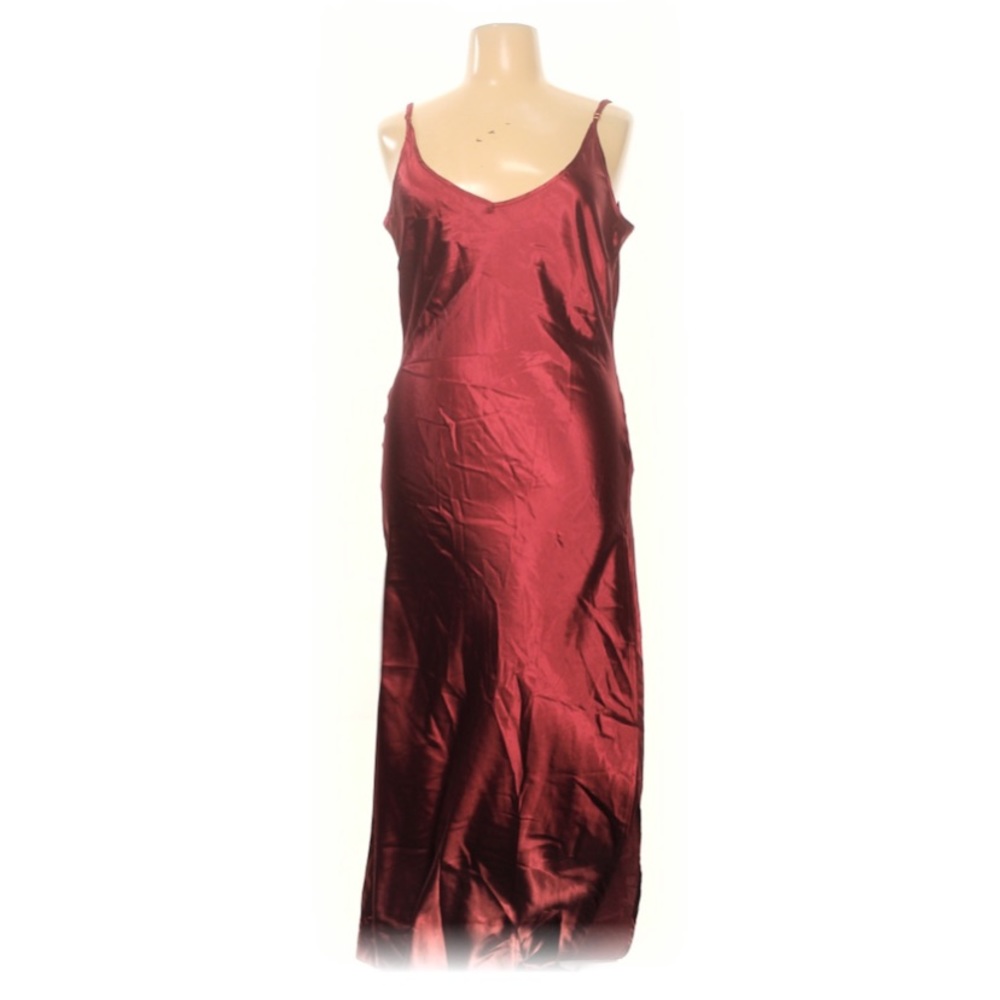 Sukiso silky satin long ruby red slip dress w slit - Picture 8 of 11